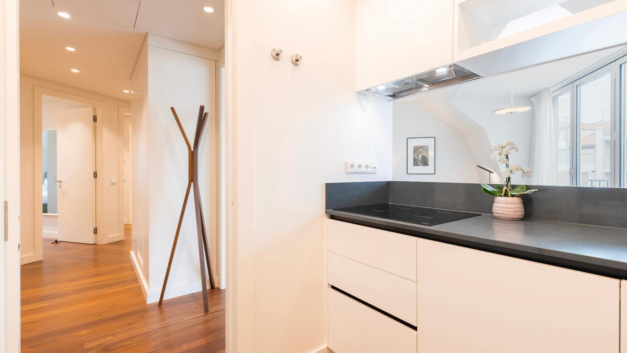 Stunning With Balcony By Lovelystay Apartment *