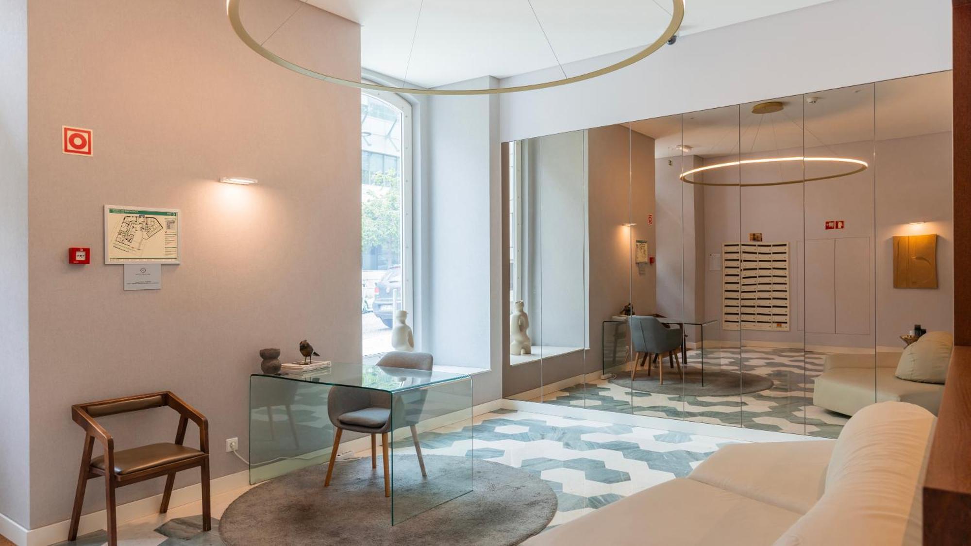 Stunning With Balcony By Lovelystay Apartment *